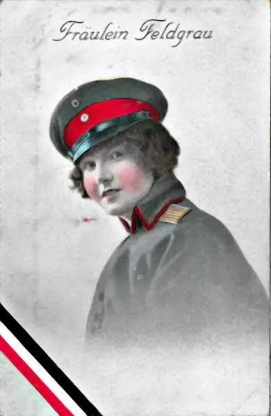 Kolorierte Postkarte Fräulein Feldgrau aus der Zeit des Ersten Weltkriegs