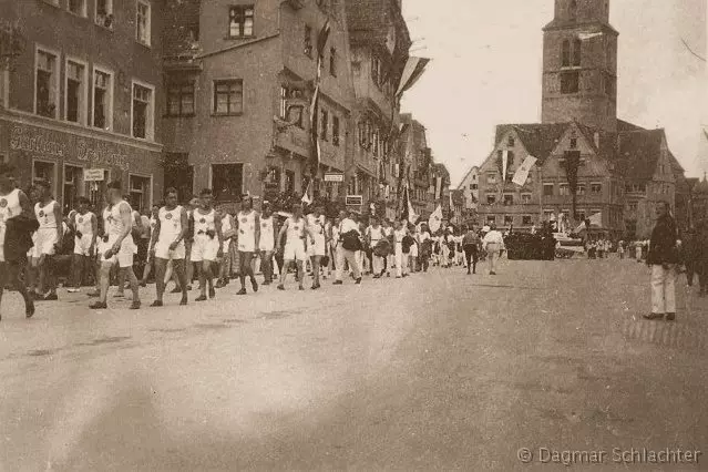 Marktplatz in Biberach um 1900)