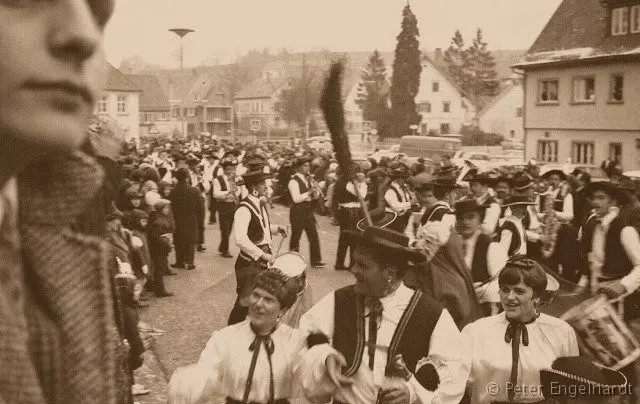 Adlerplatz während der Fasnet Ochsenhausen 1969