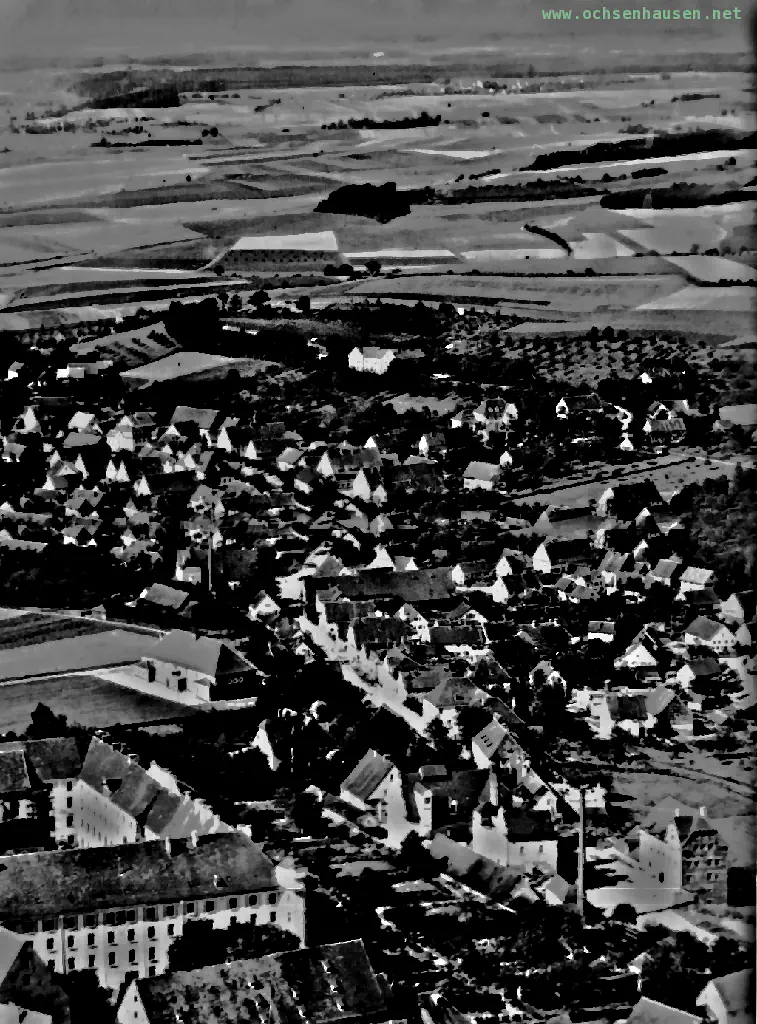Blick von einem Luftschiff auf die Brühl und Schloßstraße in Ochsenhausen